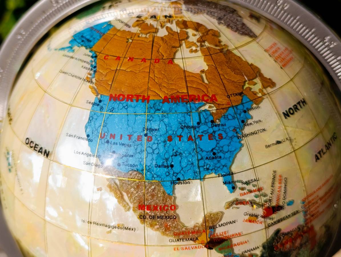 Hand Made Vintage Mother Of Pearl World Globe x 1 From China