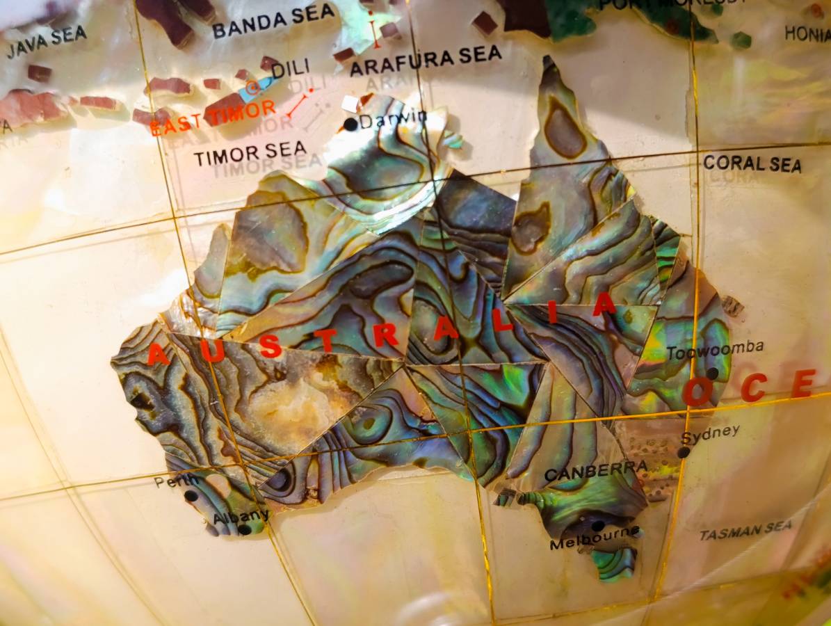 Hand Made Vintage Mother Of Pearl World Globe x 1 From China