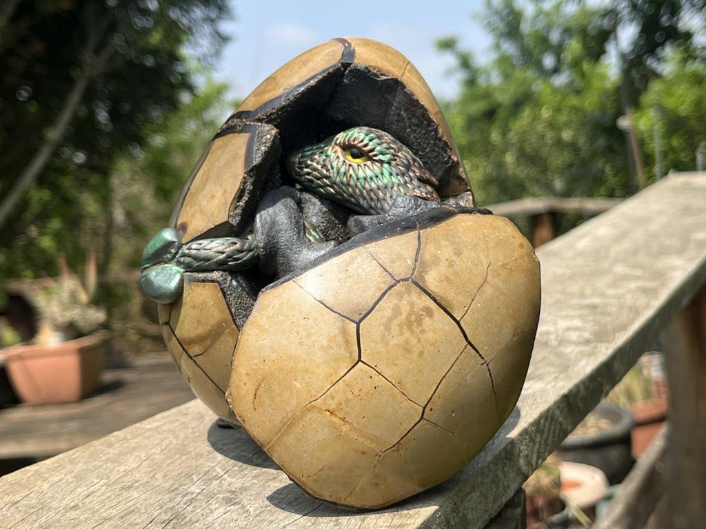 Hand Made Septerye Sauvage Dragon's Egg with a FIMO Clay Dragon Sculpture x 1 From Mahajanga, Madagascar