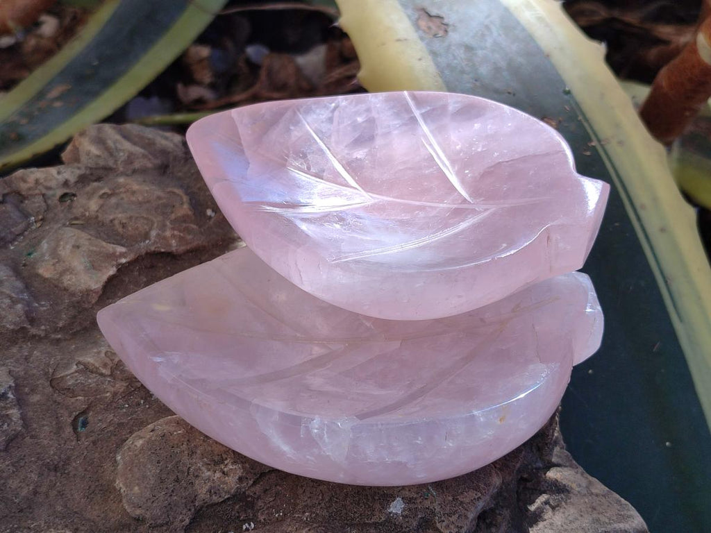 Hand Made Set of 4 Gemmy Rose Quartz Leaf Shaped Bowls x 1 From Ambatondrazaka, Madagascar