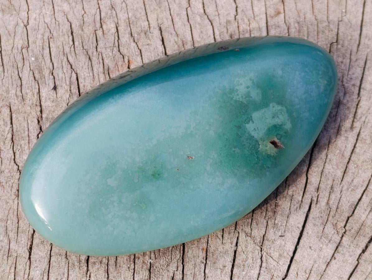 Polished Mtorolite Emerald Chrysoprase Palm Stone x 1 From Mutorashanga, Zimbabwe