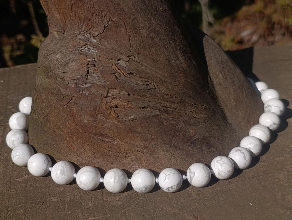 Hand Made Lightning Strike Magnesite Howlite Ball Beaded Necklace x 1 From Zimbabwe