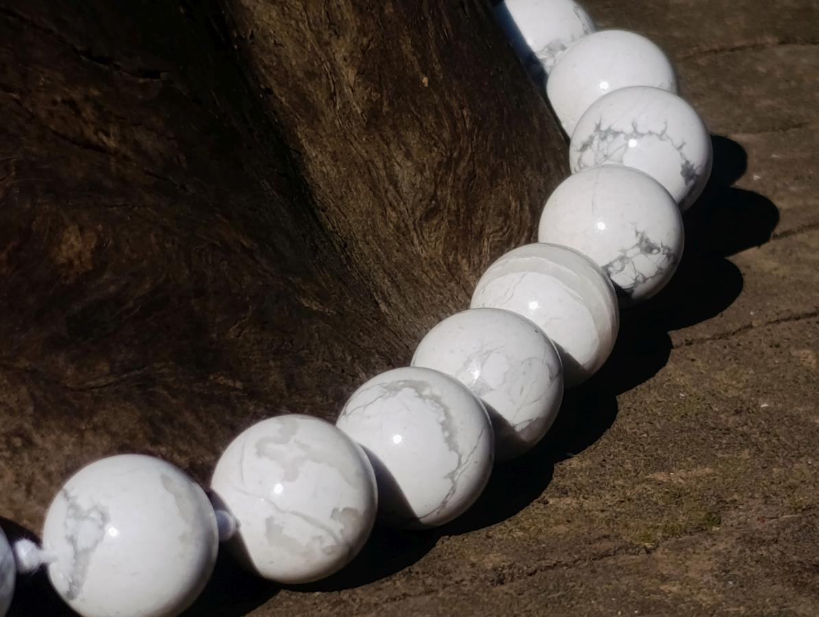 Hand Made Lightning Strike Magnesite Howlite Ball Beaded Necklace x 1 From Zimbabwe