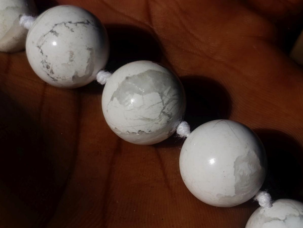 Hand Made Lightning Strike Magnesite Howlite Ball Beaded Necklace x 1 From Zimbabwe