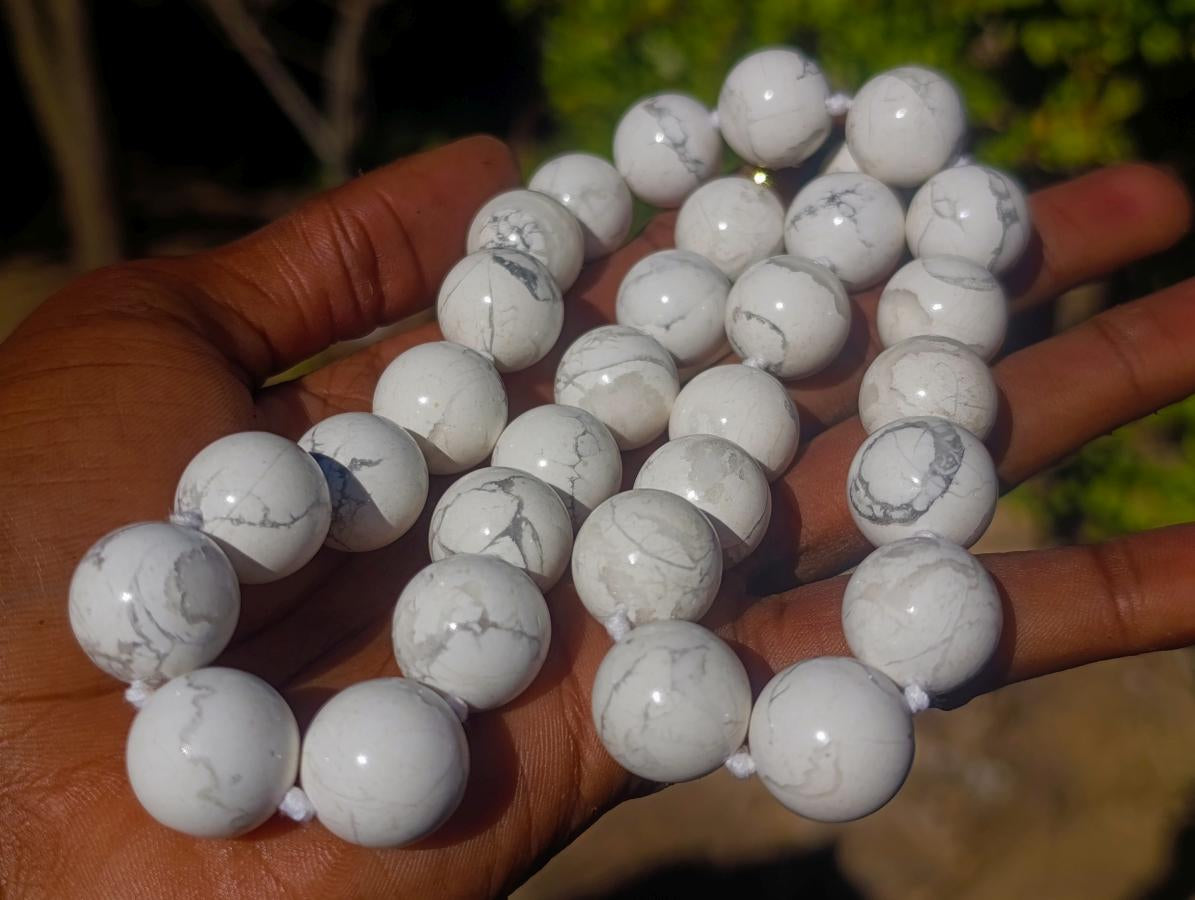 Hand Made Lightning Strike Magnesite Howlite Ball Beaded Necklace x 1 From Zimbabwe