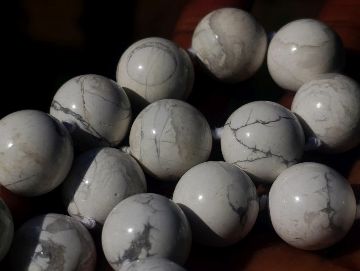 Hand Made Lightning Strike Magnesite Howlite Ball Beaded Necklace x 1 From Zimbabwe