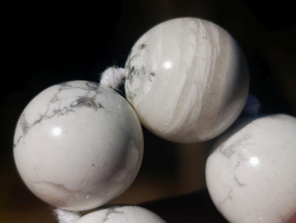 Hand Made Lightning Strike Magnesite Howlite Ball Beaded Necklace x 1 From Zimbabwe