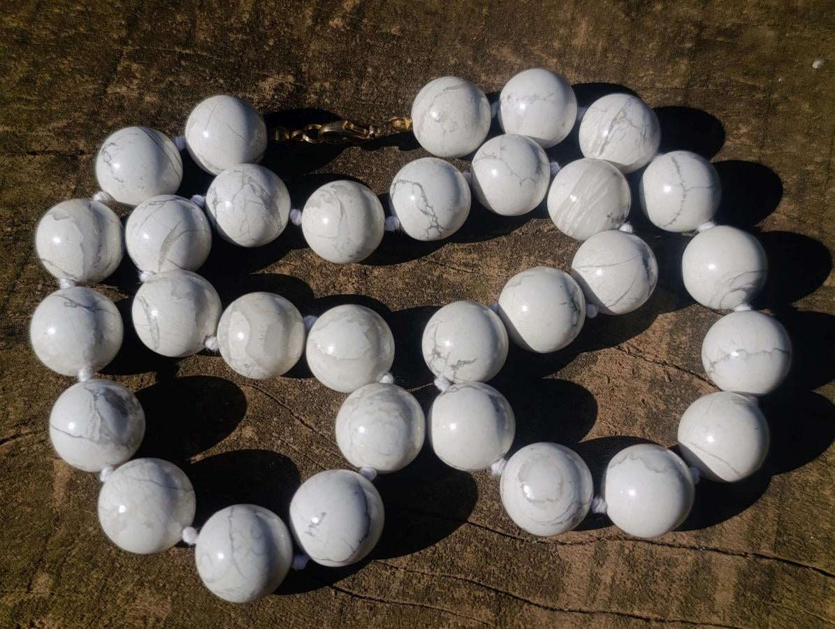 Hand Made Lightning Strike Magnesite Howlite Ball Beaded Necklace x 1 From Zimbabwe