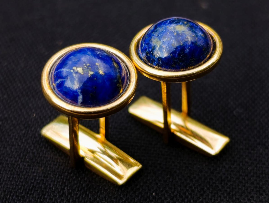 Hand Made Pair of Excellent Lapis Lazuli Cufflinks Set in 18 Carat Gold x 1 From Afghanistan