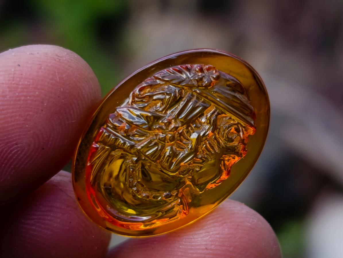Hand Made Carved Princess Fossil Amber Vintage Cameo Jewellery Piece x 1 From Poland