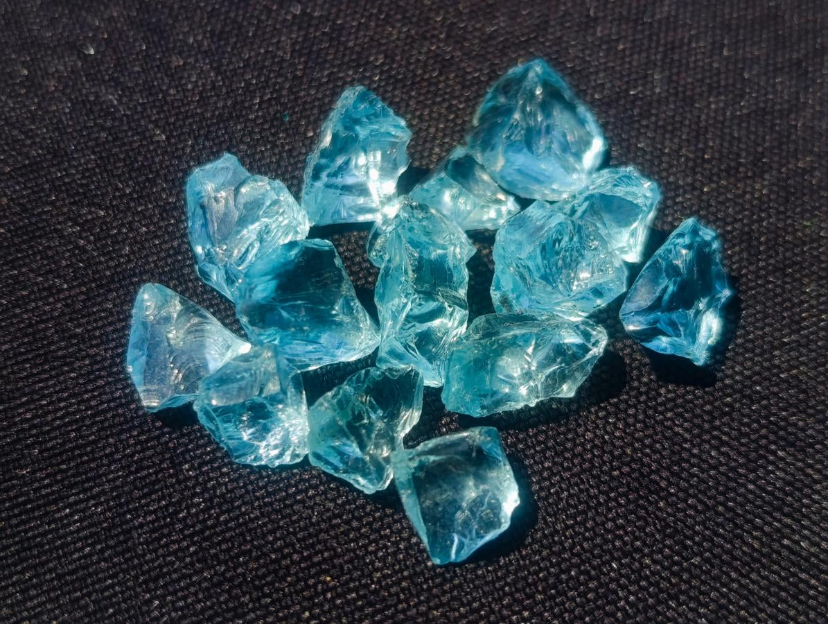 Natural Mozambique Clear Blue Aquamarine Faceting Rough Material x 1 From Mozambique