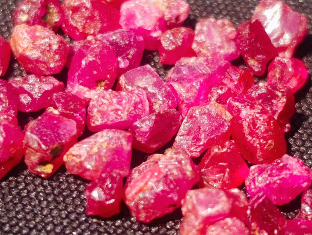 Natural Small Rough Gemmy Ruby Faceting Stones x 1 From Vatomandry, Madagascar