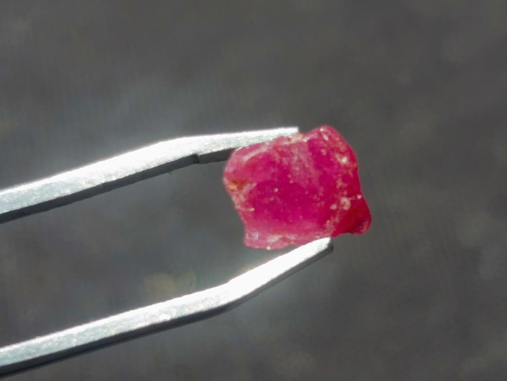 Natural Small Rough Gemmy Ruby Faceting Stones x 1 From Vatomandry, Madagascar