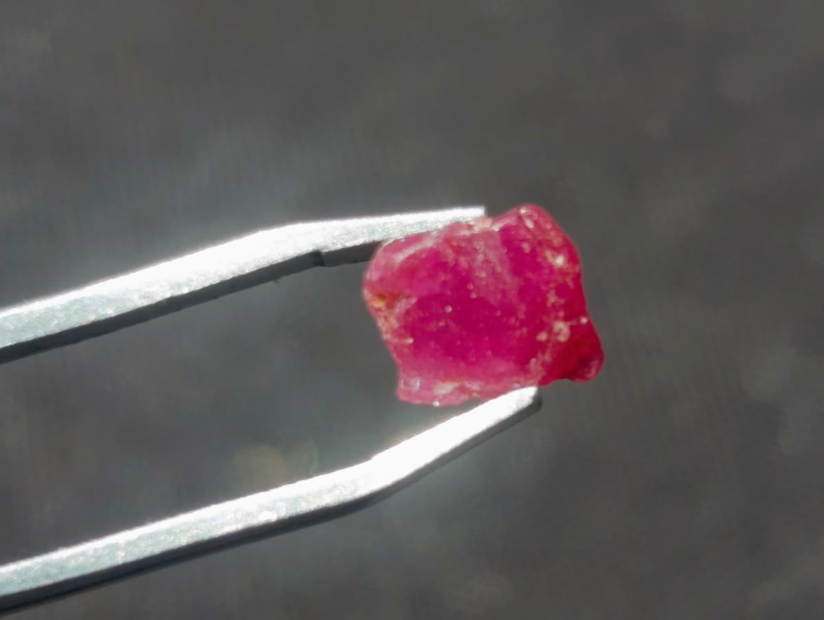 Natural Small Rough Gemmy Ruby Faceting Stones x 1 From Vatomandry, Madagascar
