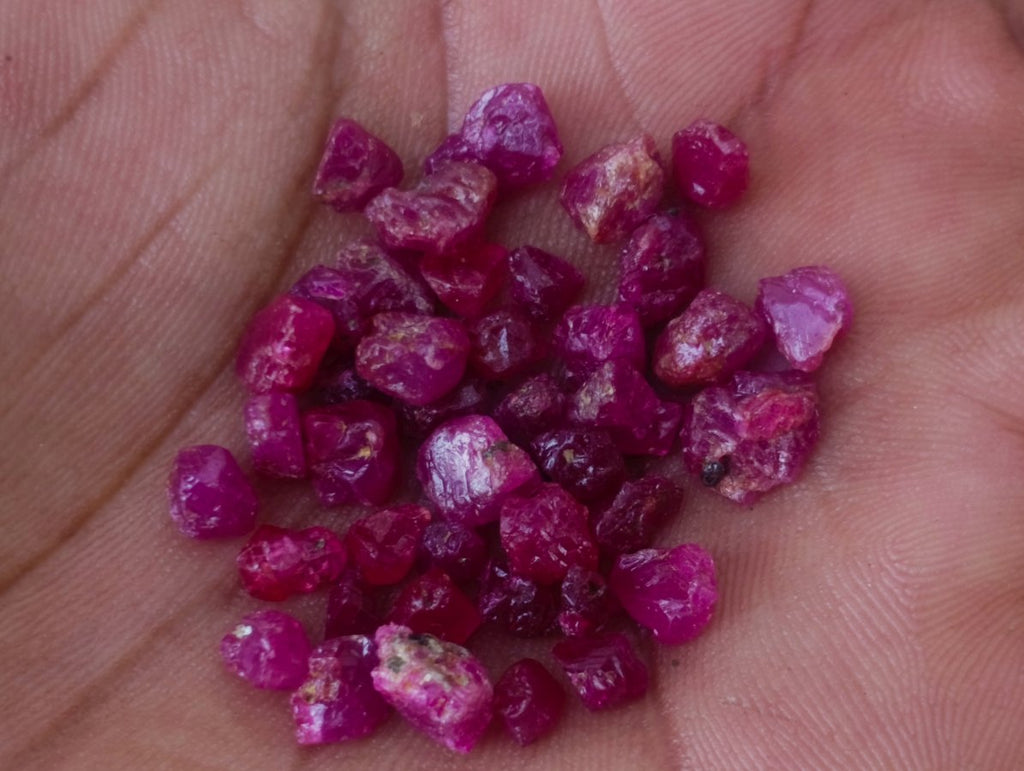 Natural Small Rough Gemmy Ruby Faceting Stones x 1 From Vatomandry, Madagascar