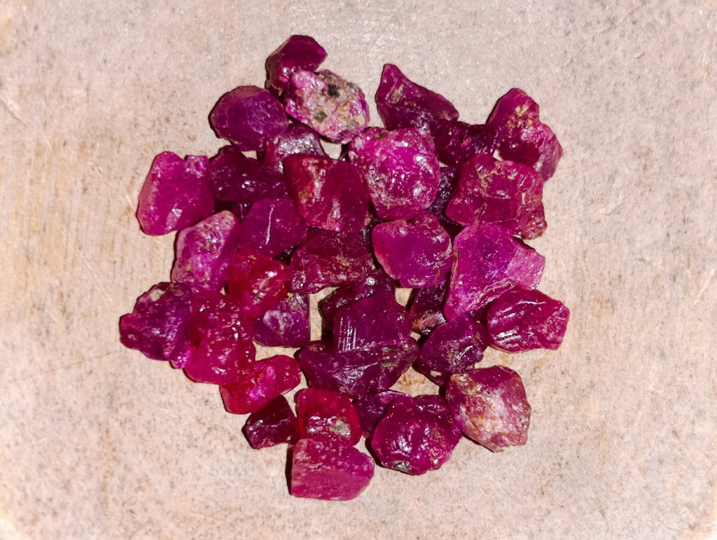 Natural Small Rough Gemmy Ruby Faceting Stones x 1 From Vatomandry, Madagascar