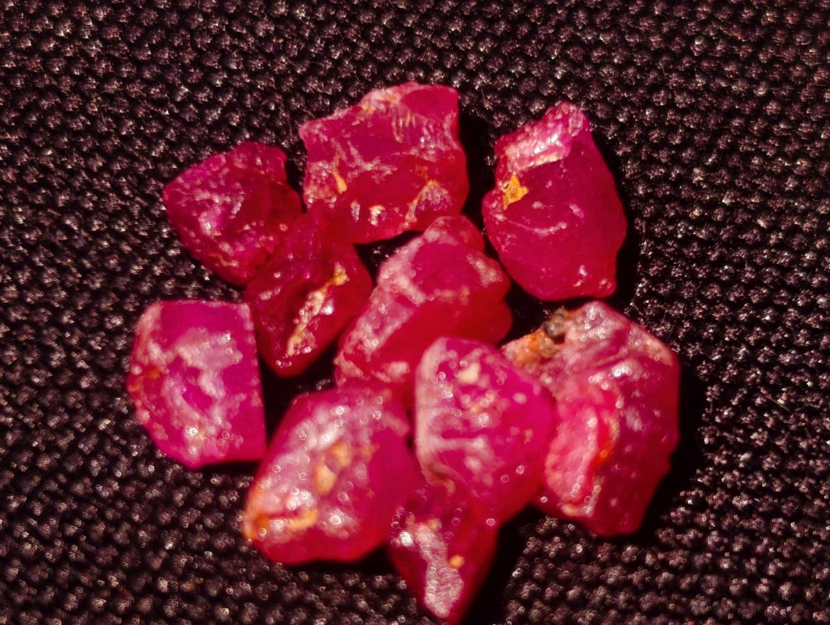 Natural Small Rough Gemmy Ruby Faceting Stones x 1 From Vatomandry, Madagascar
