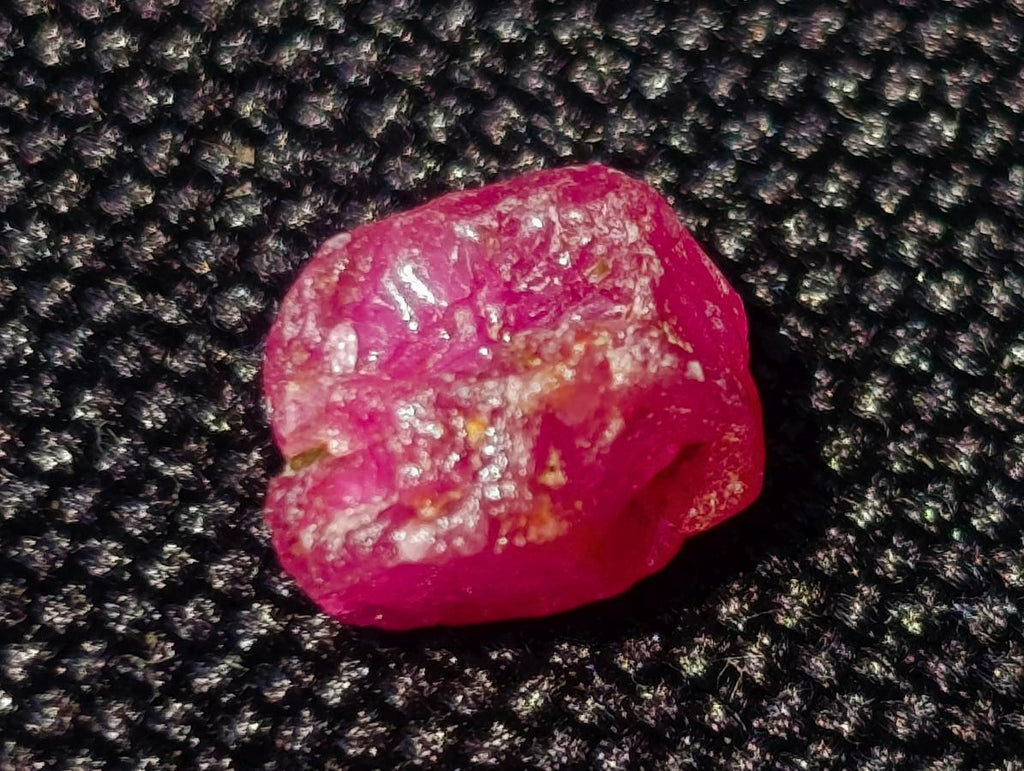 Natural Small Rough Gemmy Ruby Faceting Stones x 1 From Vatomandry, Madagascar
