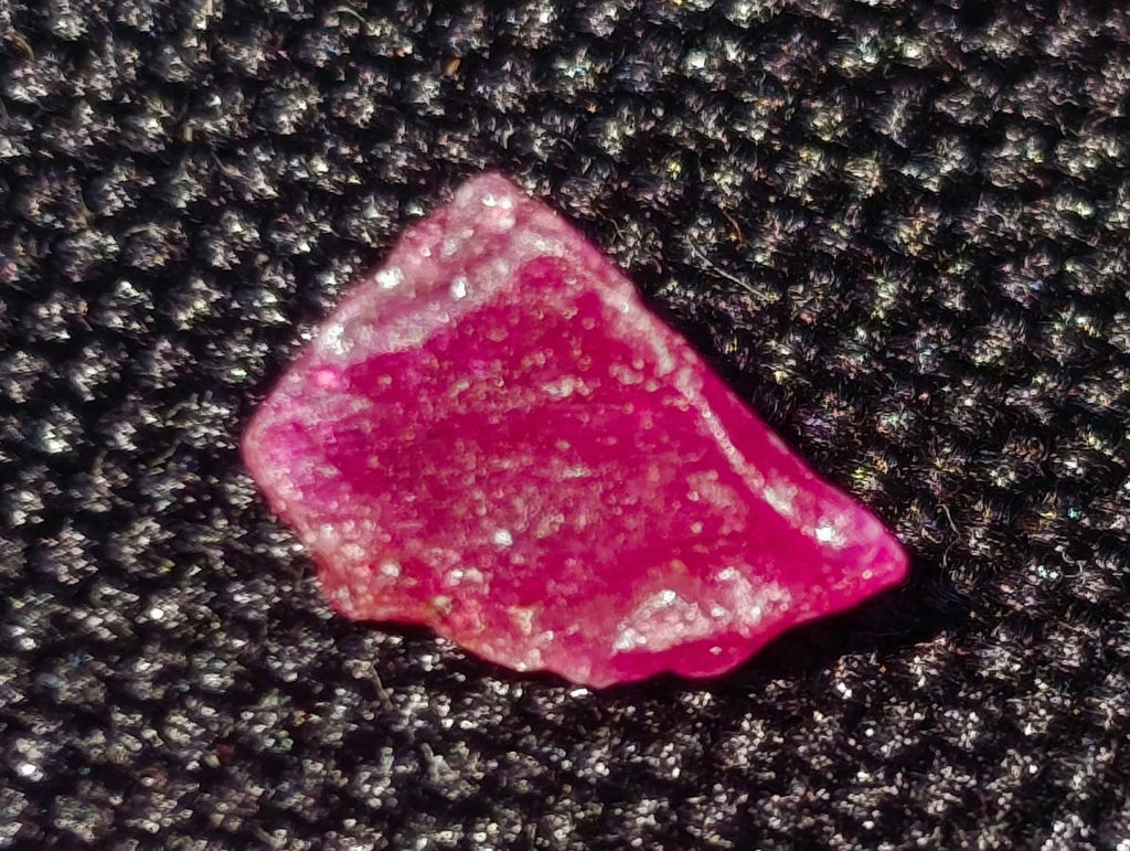 Natural Small Rough Gemmy Ruby Faceting Stones x 1 From Vatomandry, Madagascar