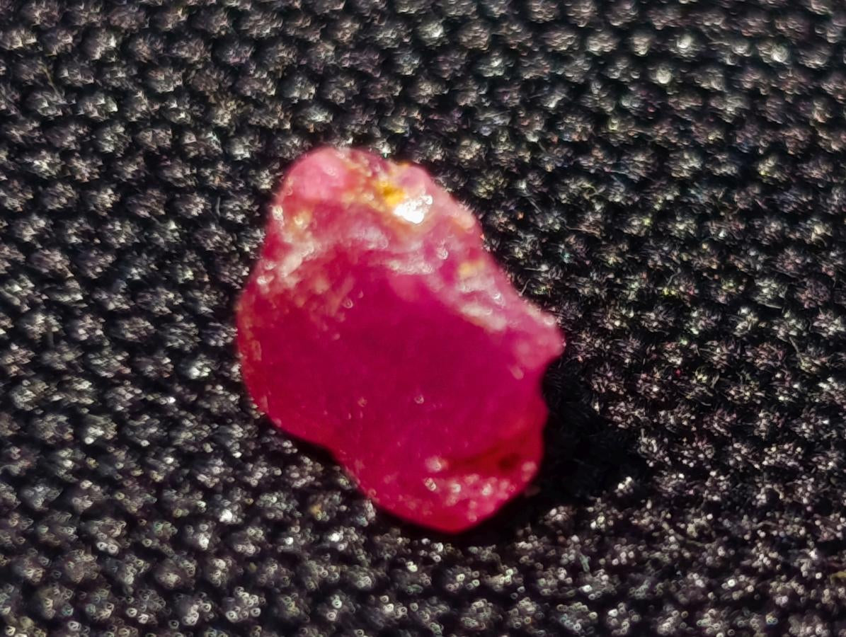 Natural Small Rough Gemmy Ruby Faceting Stones x 1 From Vatomandry, Madagascar