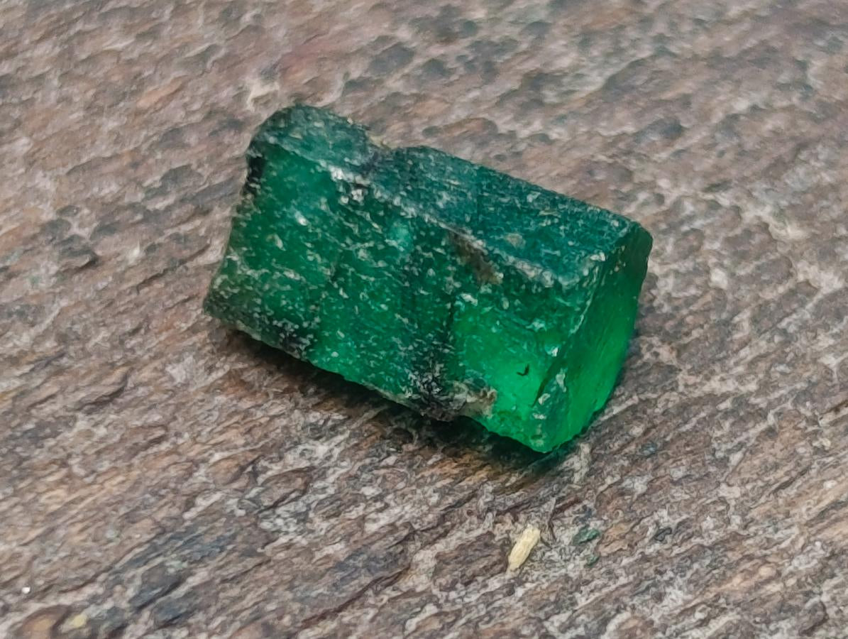 Natural Set of 5 16.41 Carat Sandawana Emerald Crystals x 1 From Sandawana, Zimbabwe
