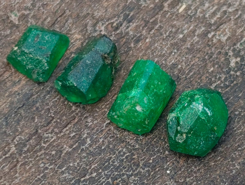 Natural Set of 5 16.41 Carat Sandawana Emerald Crystals x 1 From Sandawana, Zimbabwe