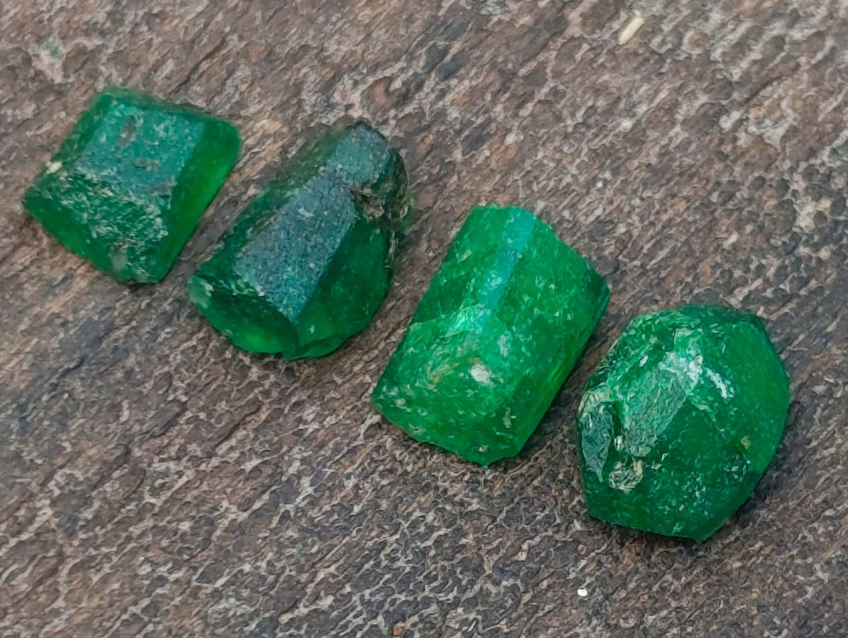 Natural Set of 5 16.41 Carat Sandawana Emerald Crystals x 1 From Sandawana, Zimbabwe