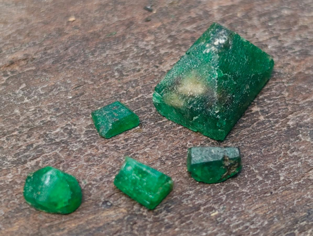 Natural Set of 5 16.41 Carat Sandawana Emerald Crystals x 1 From Sandawana, Zimbabwe