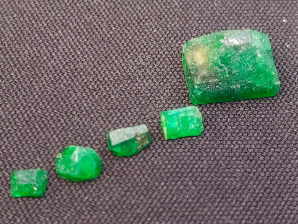 Natural Set of 5 16.41 Carat Sandawana Emerald Crystals x 1 From Sandawana, Zimbabwe