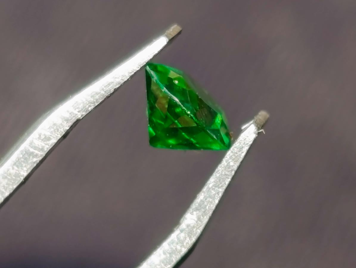 Polished Dazzlingly Bright Sandawana Faceted Emerald Stone x 1 From Sandawana, Zimbabwe