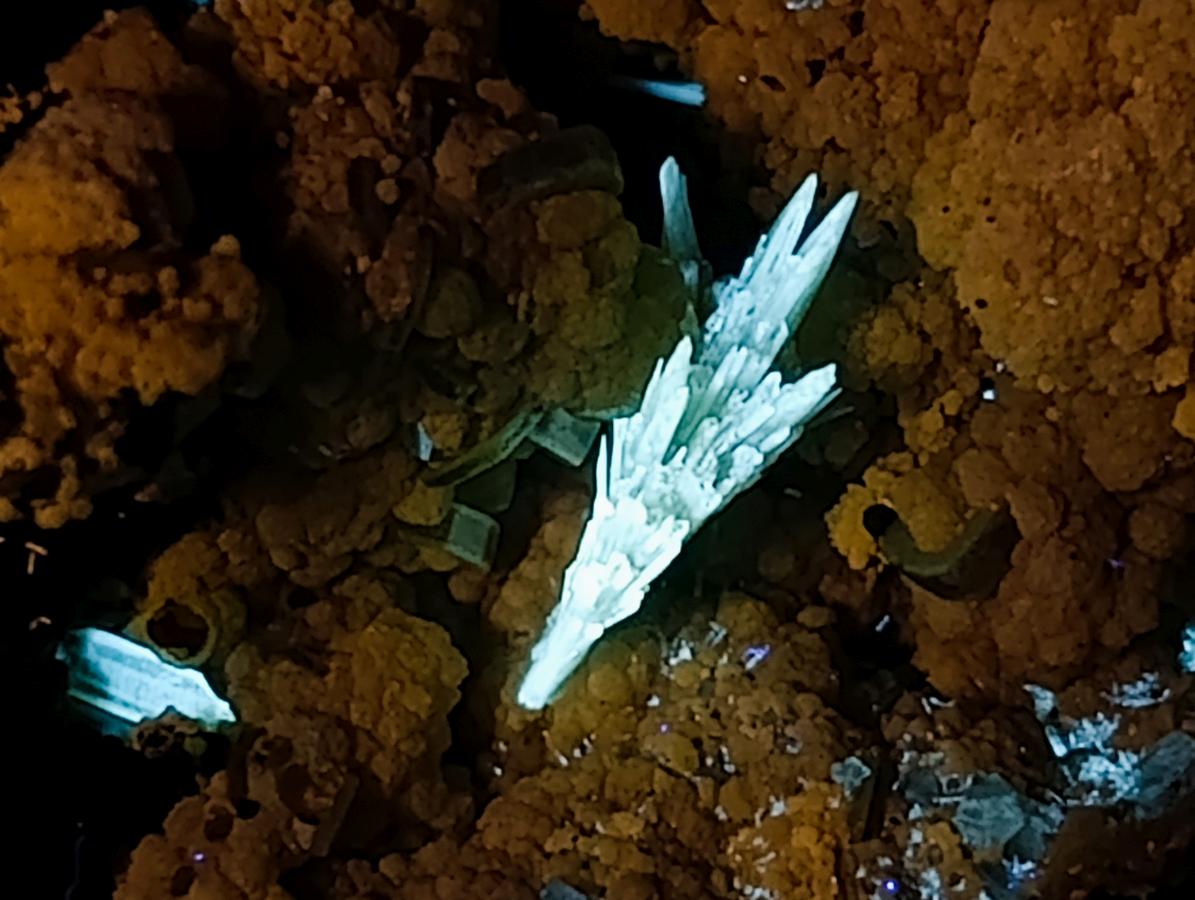 Natural Rare Mimetite and Barite Specimen x 1 From Mapimí, Mexico
