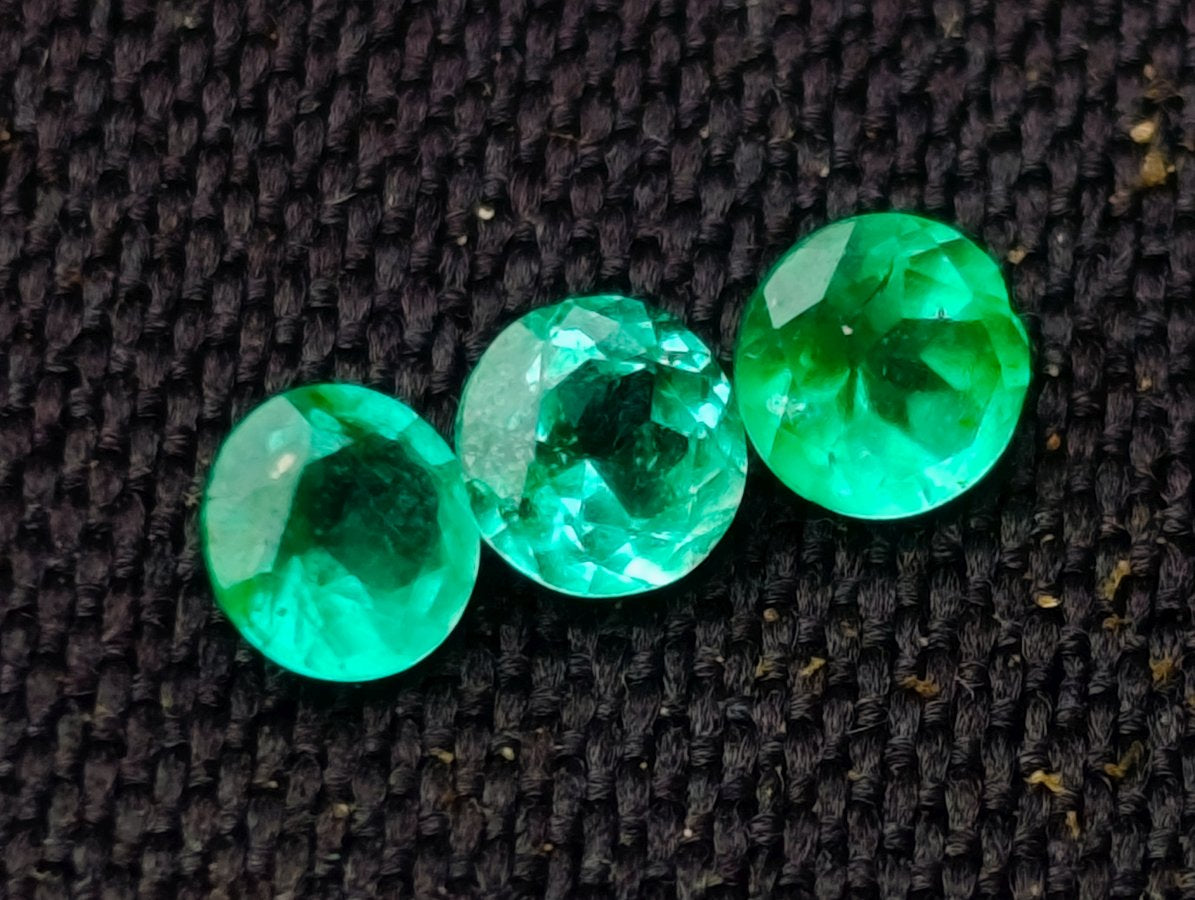 Polished Parcel of 10 Calibrated 3 mm Gem Emerald Faceted Stones x 1 From Sandawana, Zimbabwe
